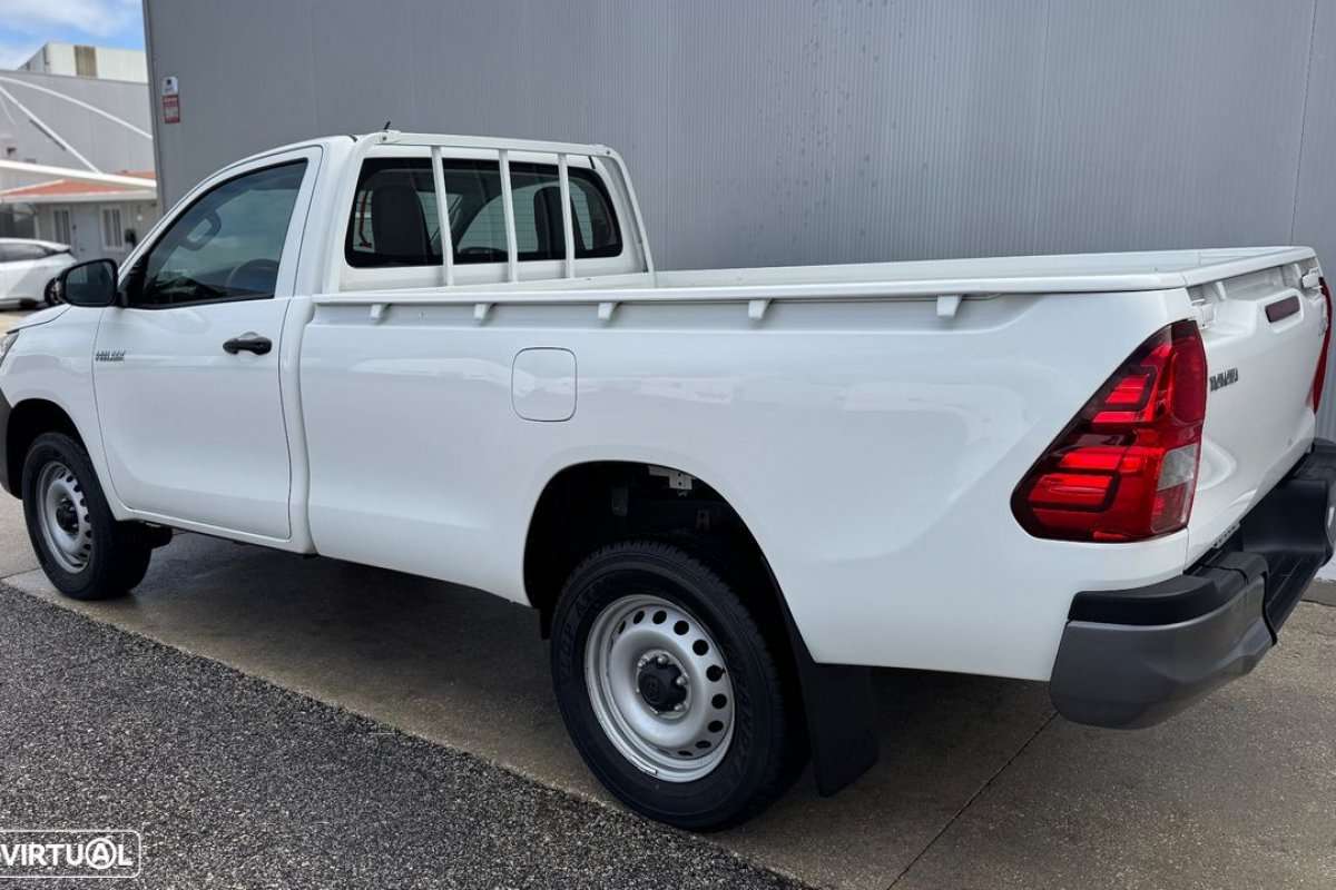 toyota-hilux-2022-diesel-2393cc
