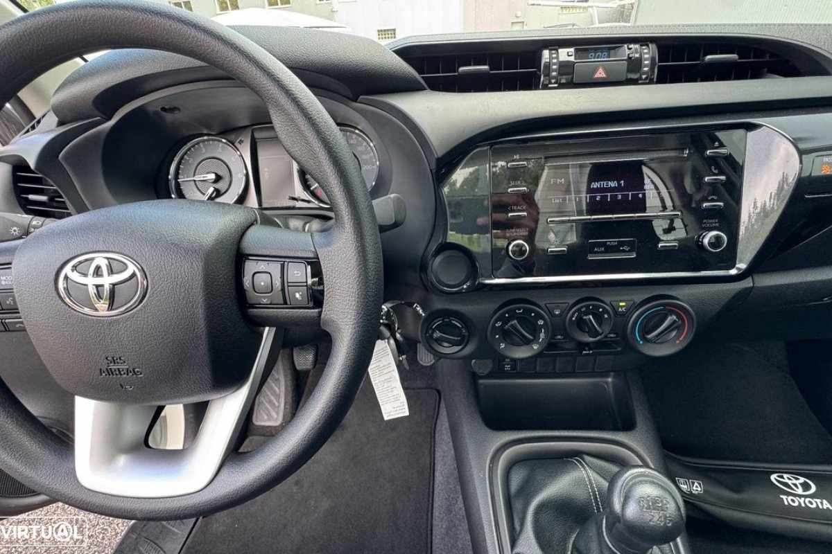 toyota-hilux-2022-diesel-2393cc