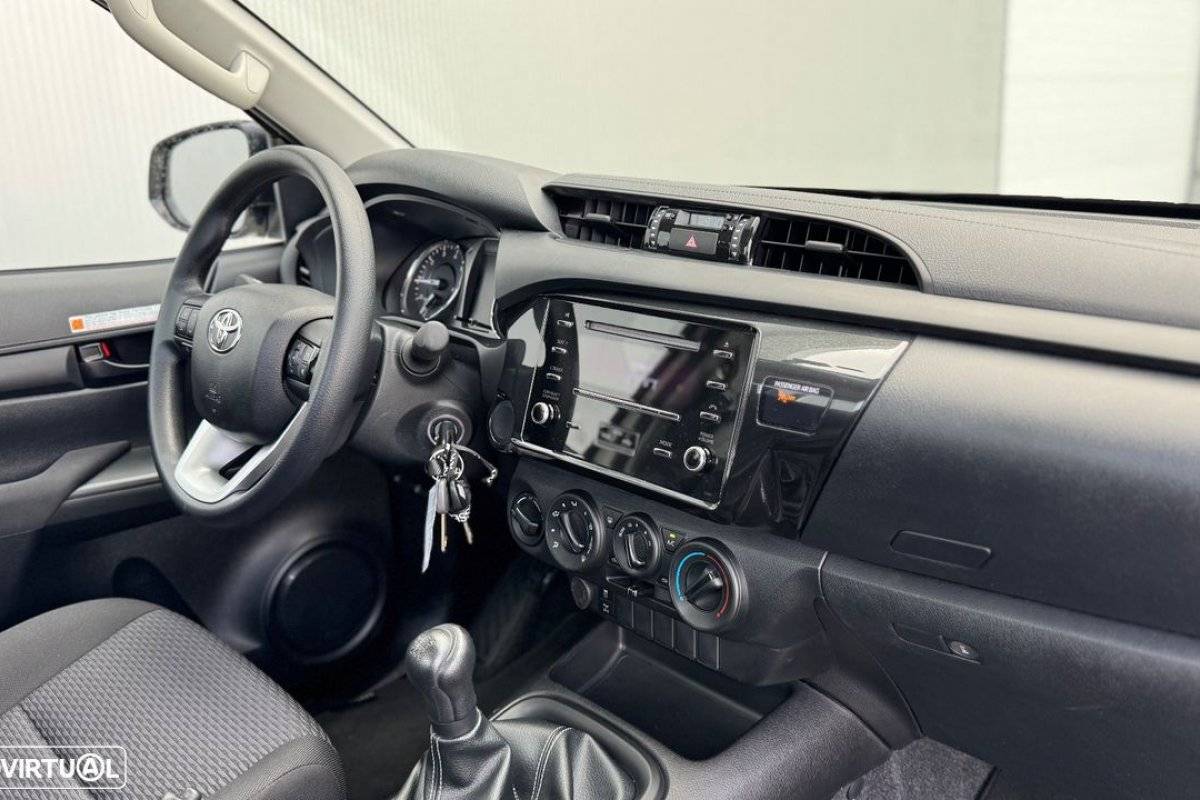 toyota-hilux-2022-diesel-2393cc