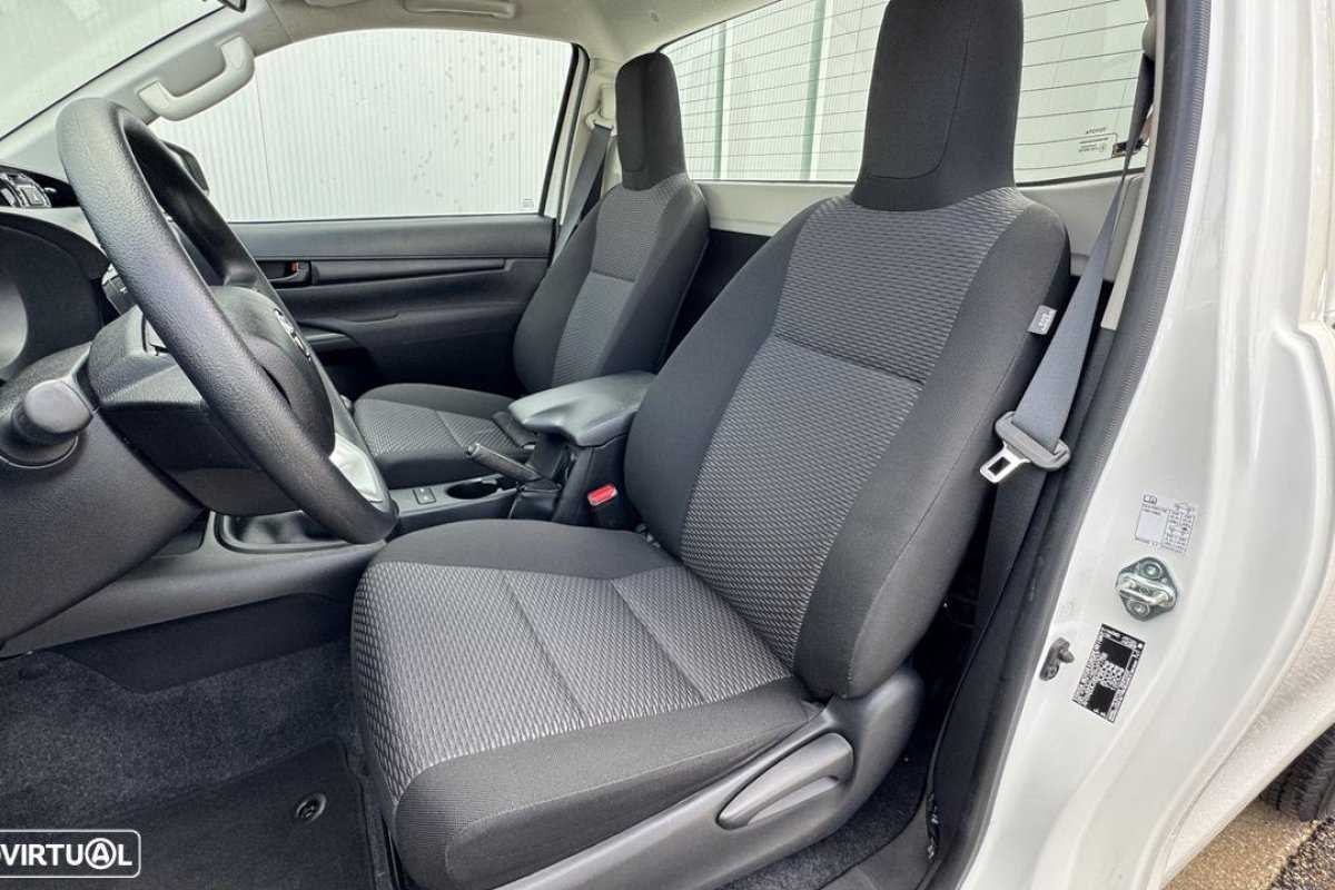 toyota-hilux-2022-diesel-2393cc