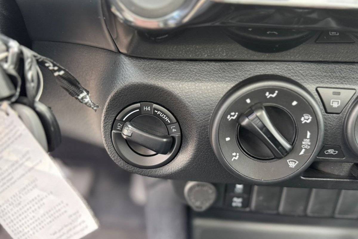 toyota-hilux-2022-diesel-2393cc