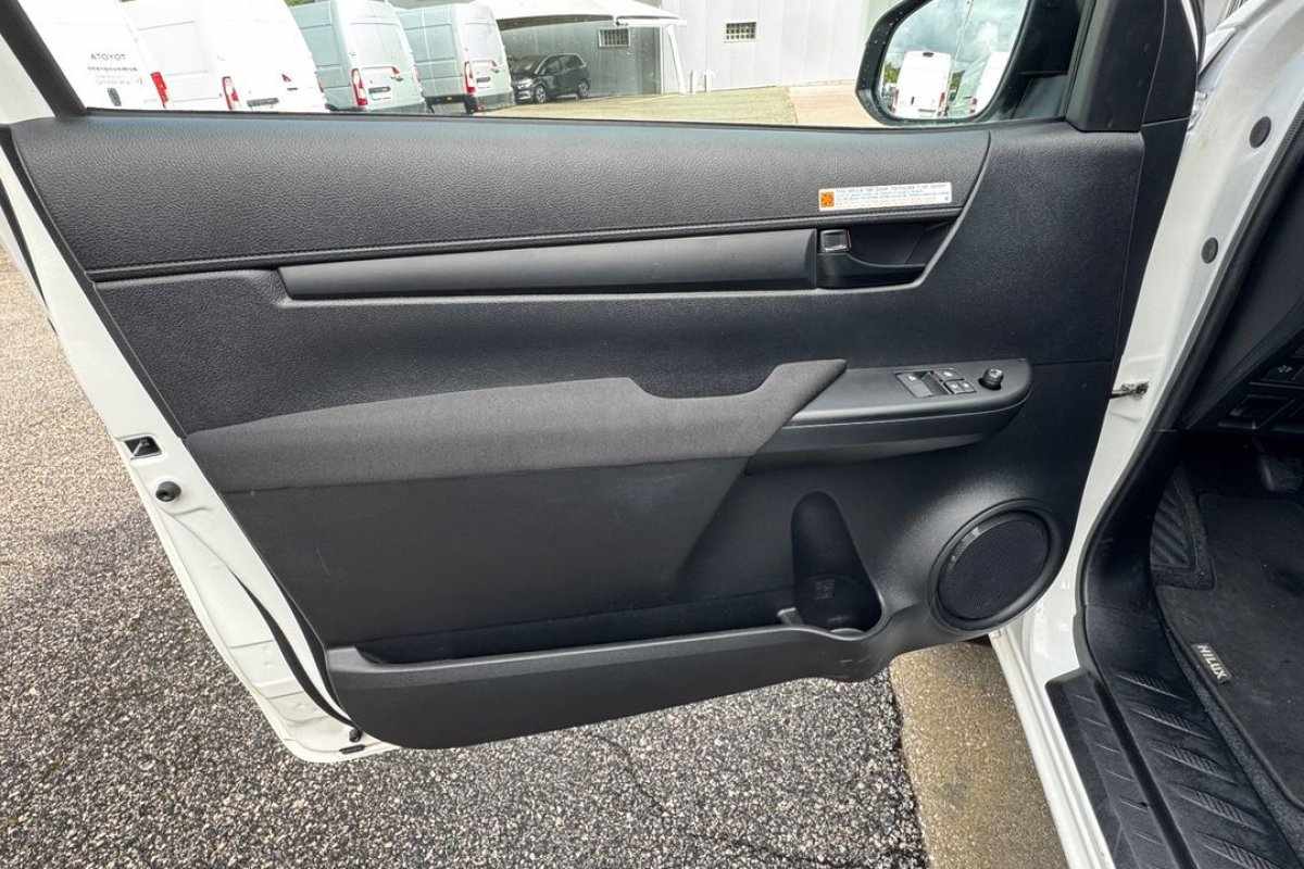 toyota-hilux-2022-diesel-2393cc