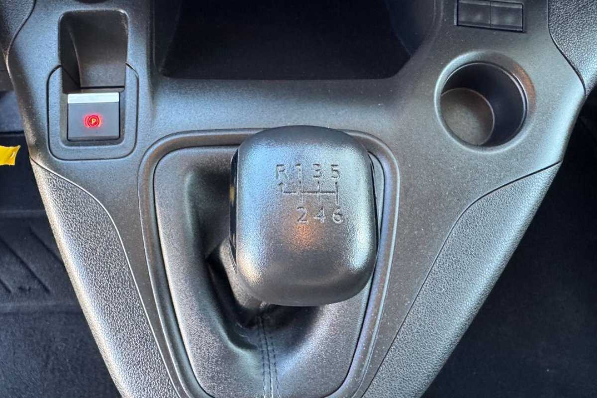 peugeot-partner-2022-diesel-1499cc