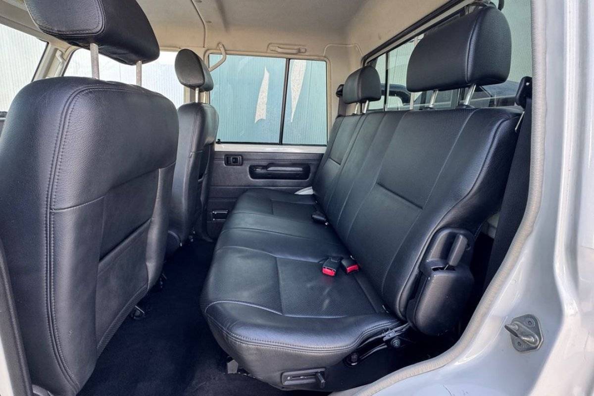 toyota-land-cruiser-2012-diesel-4164cc