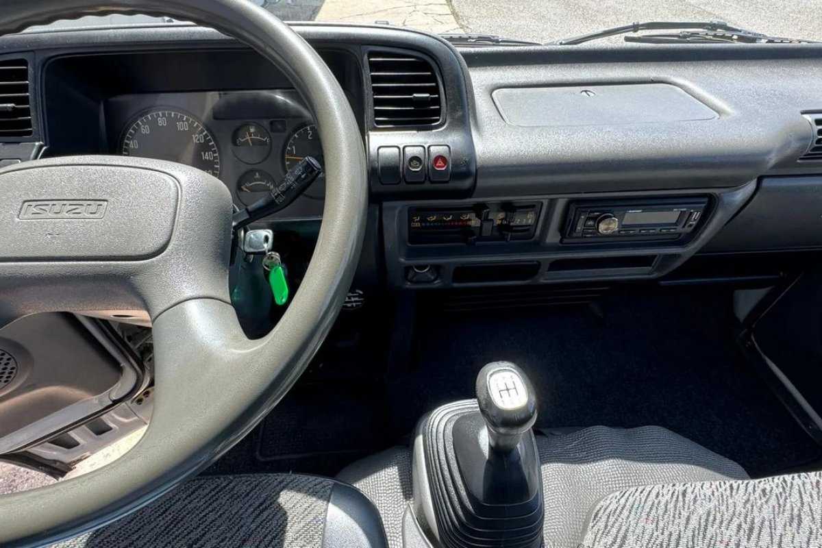 isuzu-nkr-2002-diesel-2999cc