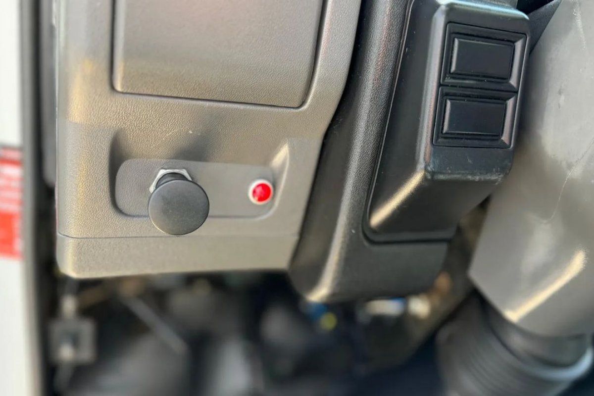 isuzu-nkr-2002-diesel-2999cc