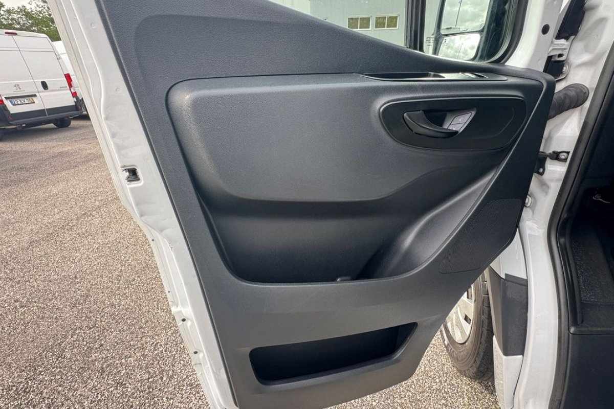 mercedes-benz-sprinter-2021-diesel-2143cc