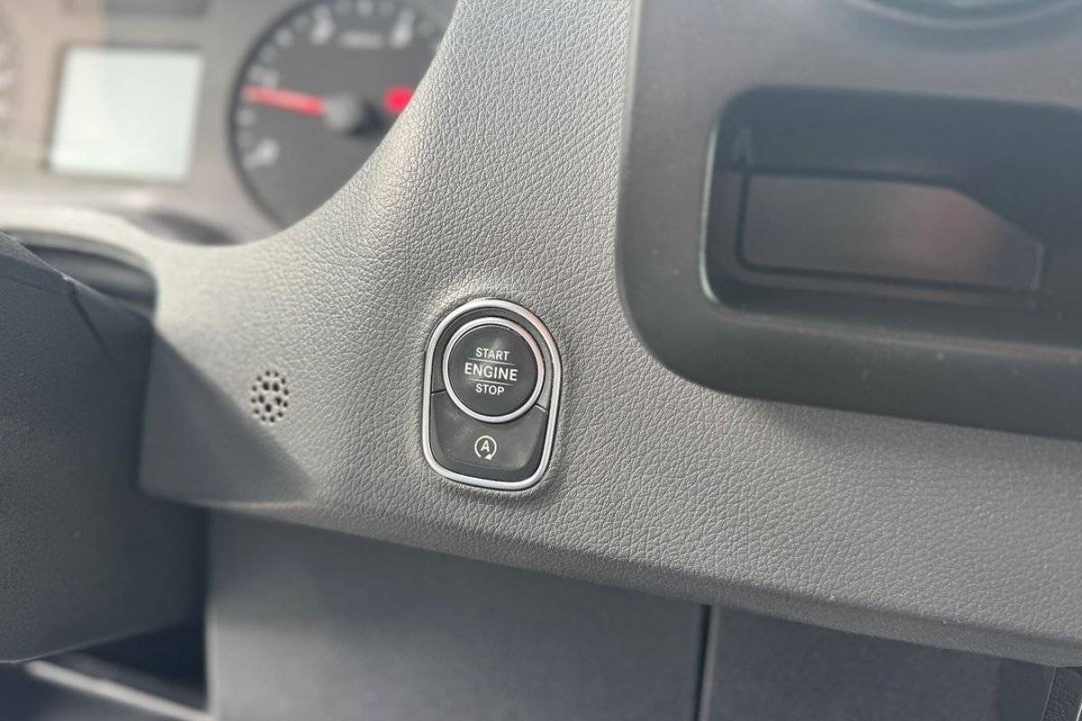 mercedes-benz-sprinter-2021-diesel-2143cc
