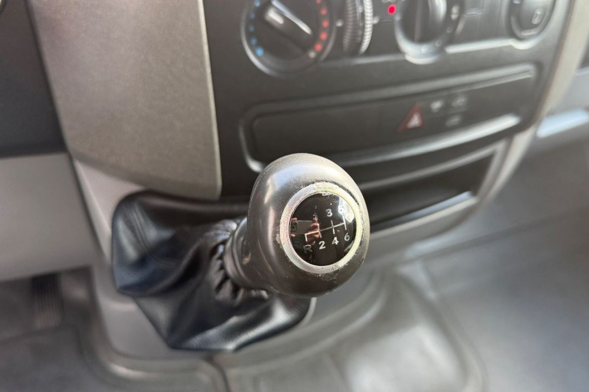 mercedes-benz-sprinter-2015-diesel-2143cc