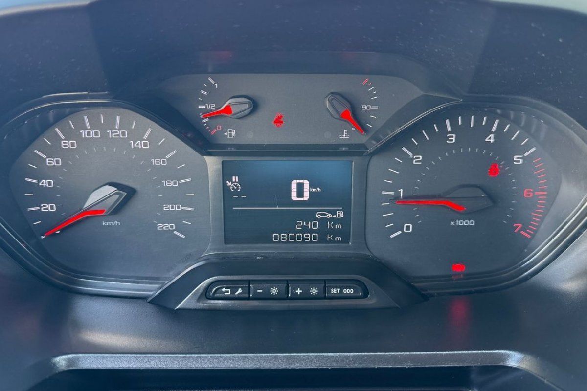 peugeot-partner-2023-diesel-1499cc