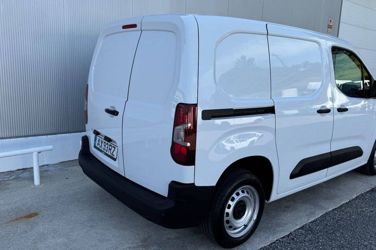 peugeot-partner-2023-diesel-1499cc