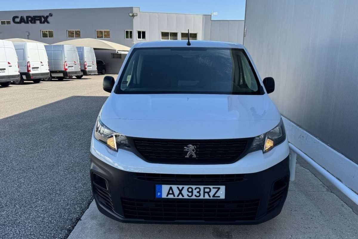 peugeot-partner-2023-diesel-1499cc
