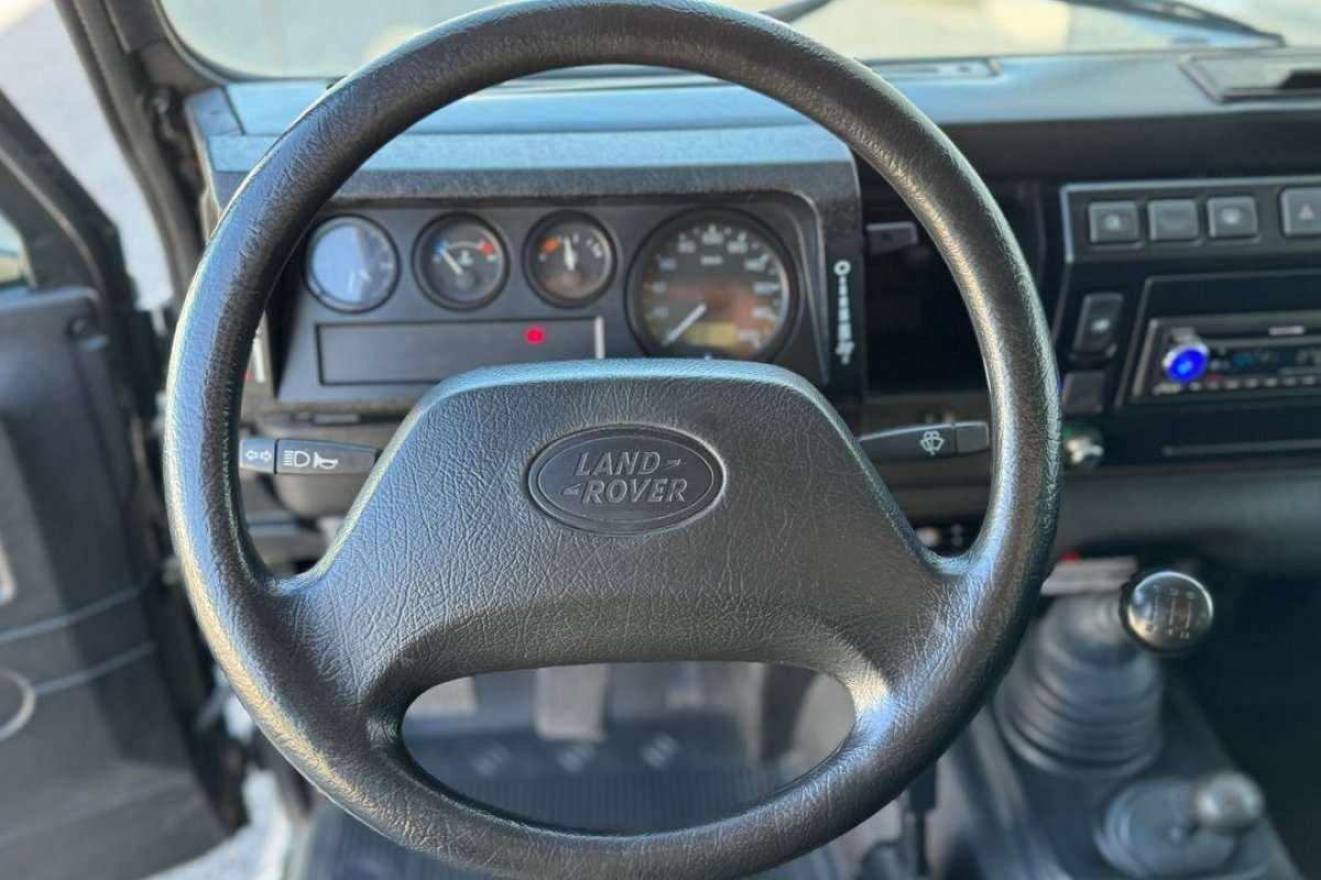 land-rover-defender-2005-diesel-2495cc