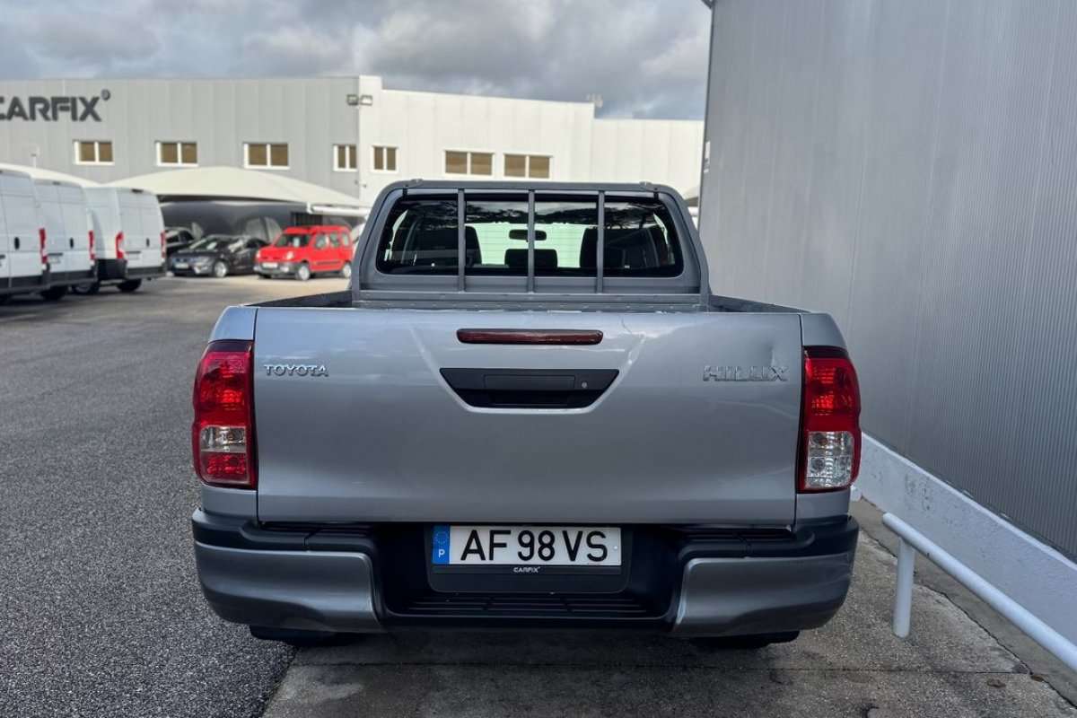 toyota-hilux-2021-diesel-2393cc