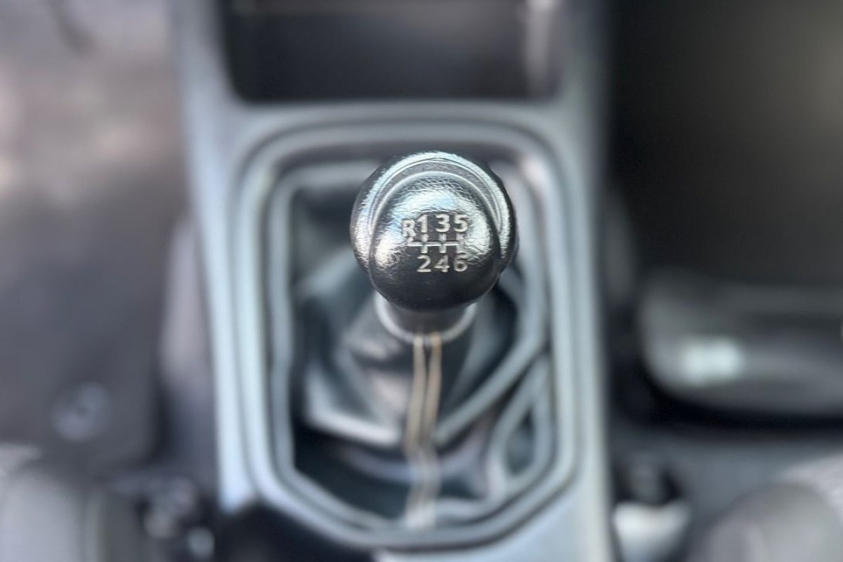 toyota-hilux-2021-diesel-2393cc