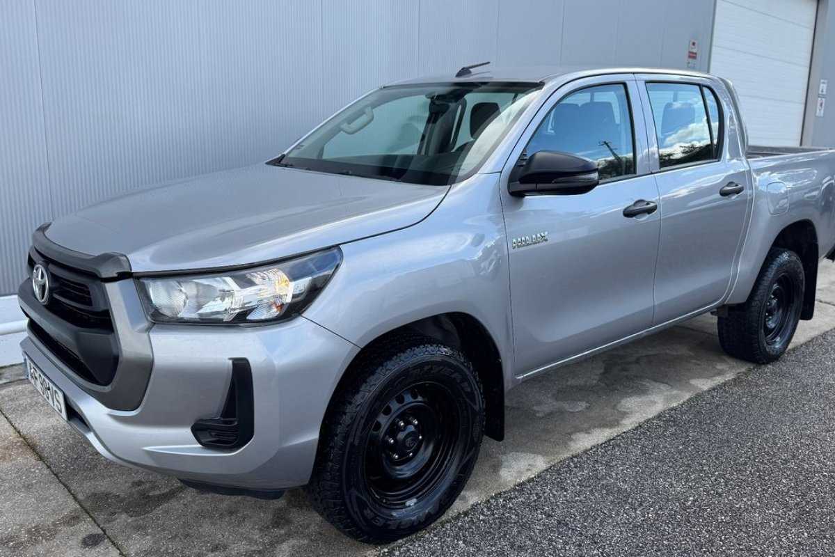 toyota-hilux-2021-diesel-2393cc