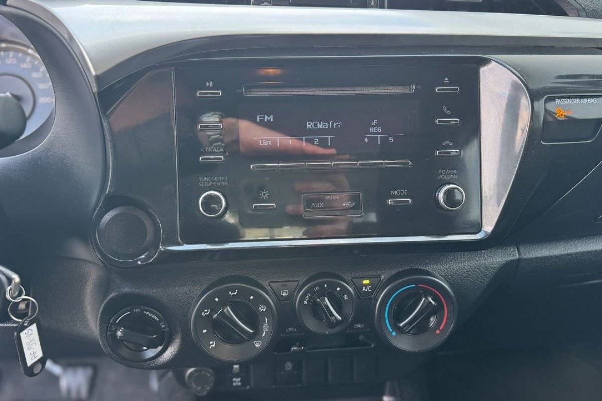 toyota-hilux-2021-diesel-2393cc