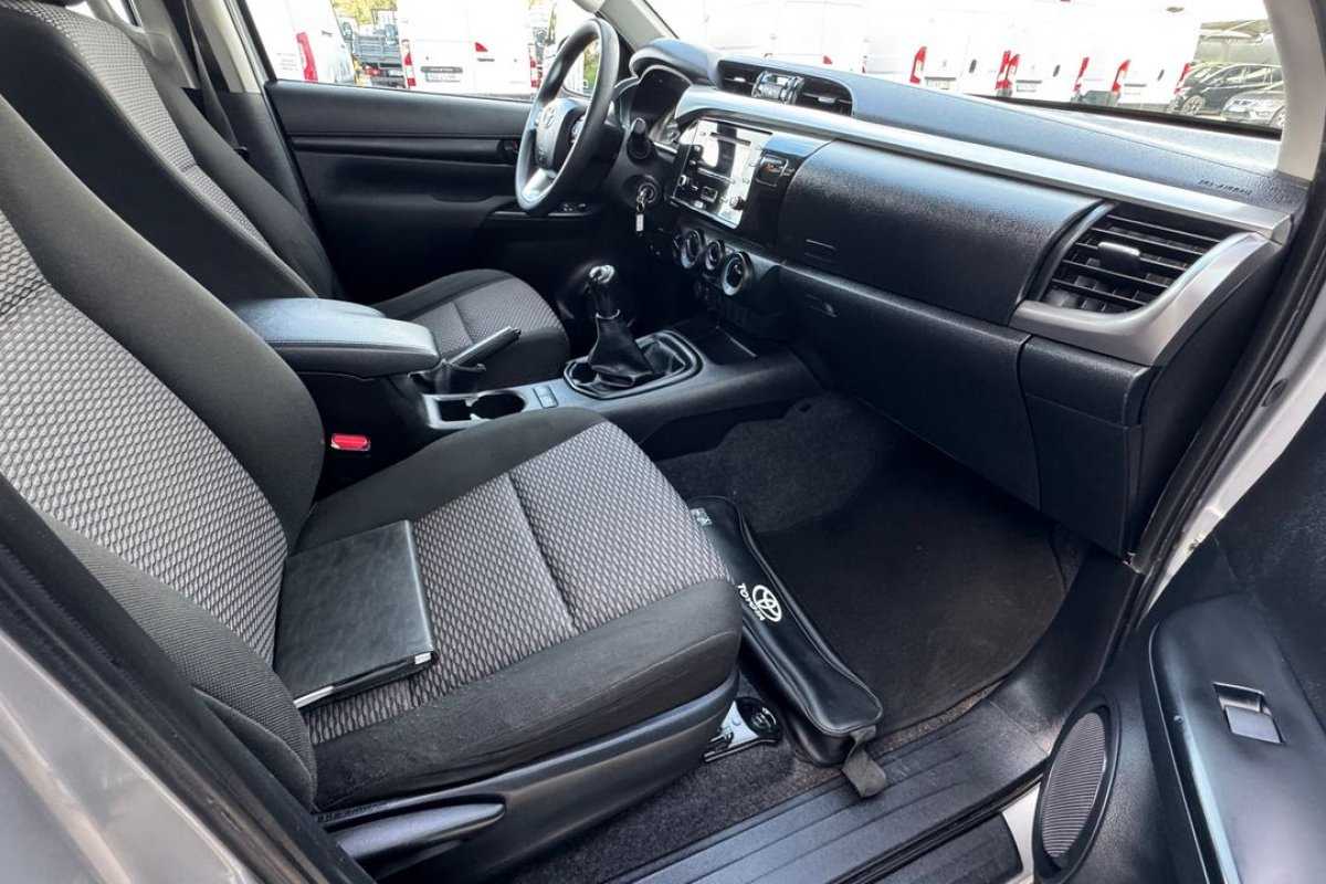 toyota-hilux-2021-diesel-2393cc