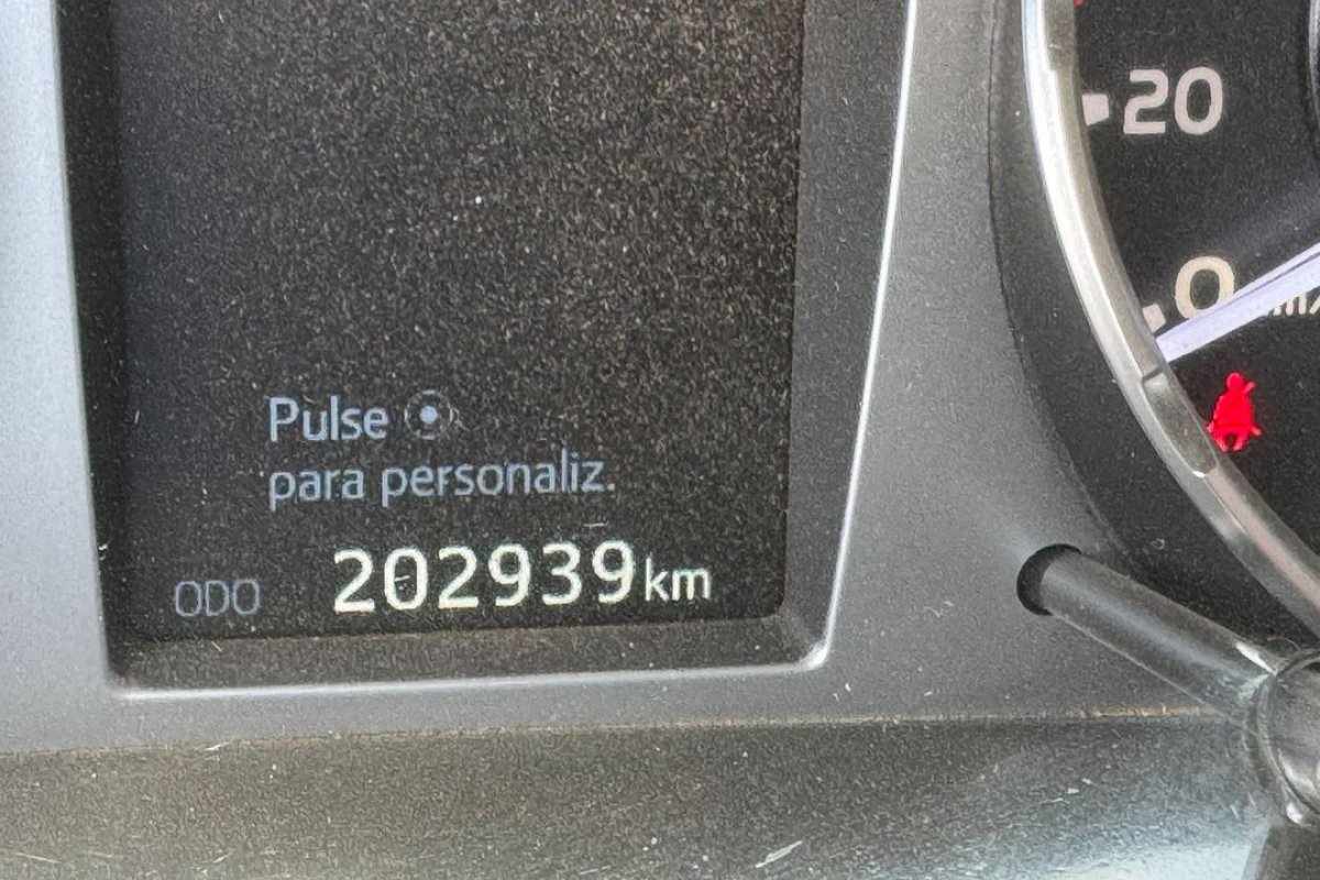 toyota-hilux-2021-diesel-2393cc