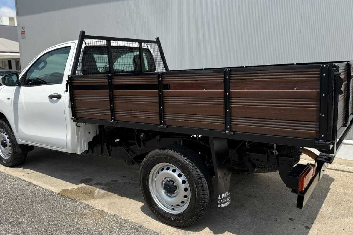 toyota-hilux-2018-diesel-2393cc