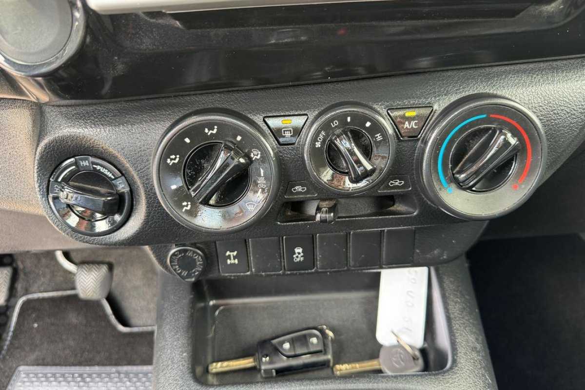 toyota-hilux-2018-diesel-2393cc