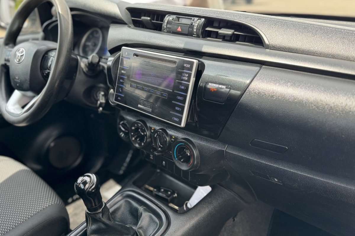 toyota-hilux-2018-diesel-2393cc