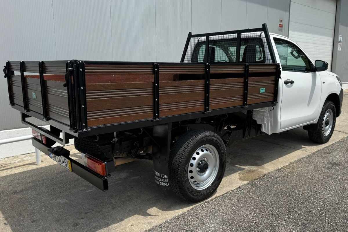 toyota-hilux-2018-diesel-2393cc