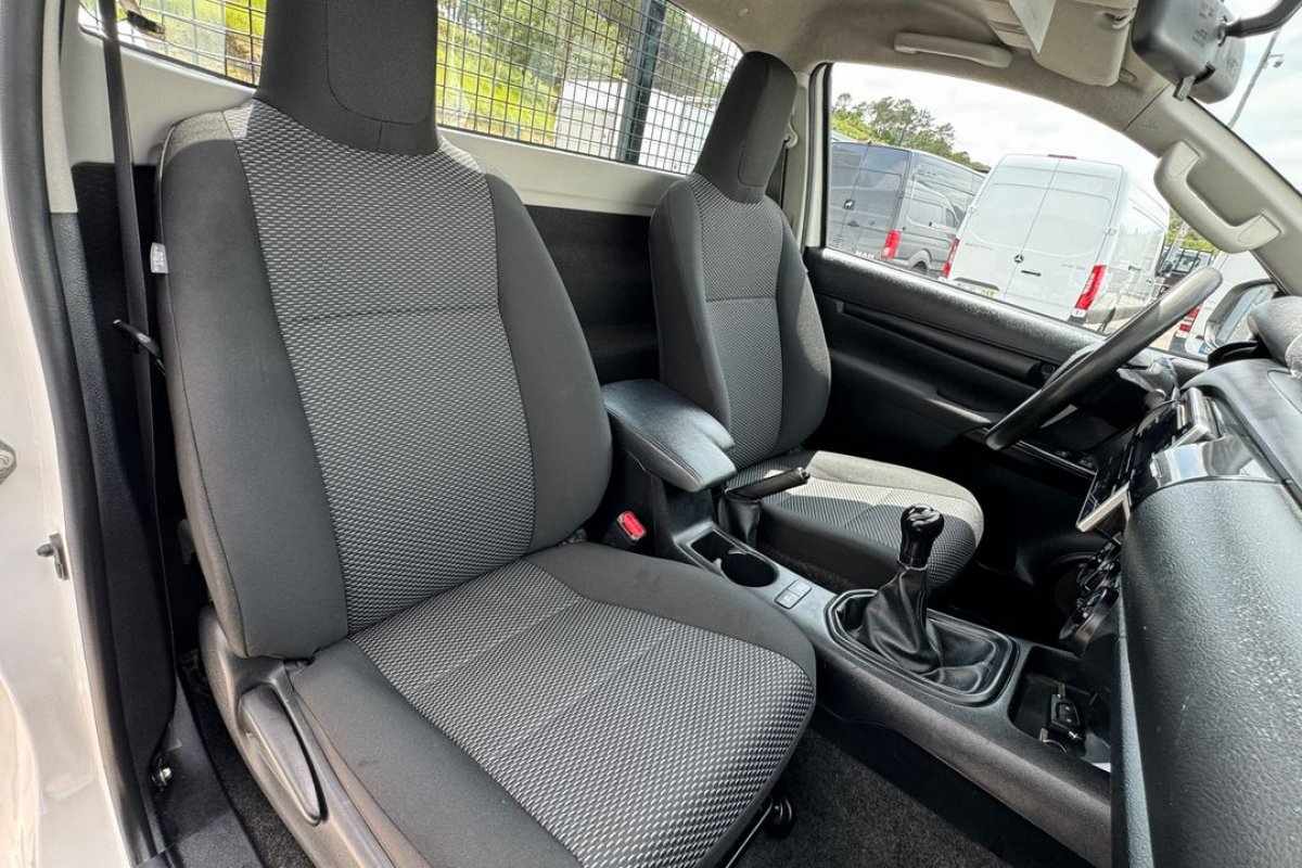 toyota-hilux-2018-diesel-2393cc
