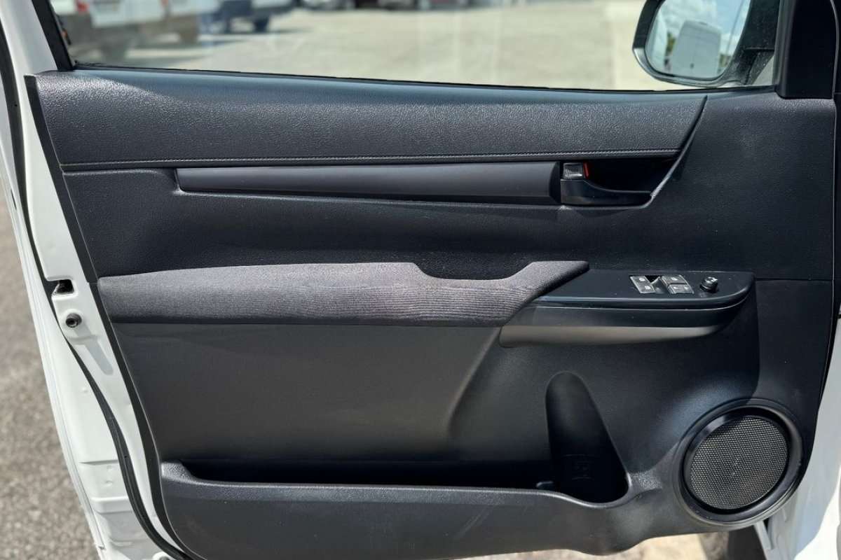 toyota-hilux-2018-diesel-2393cc