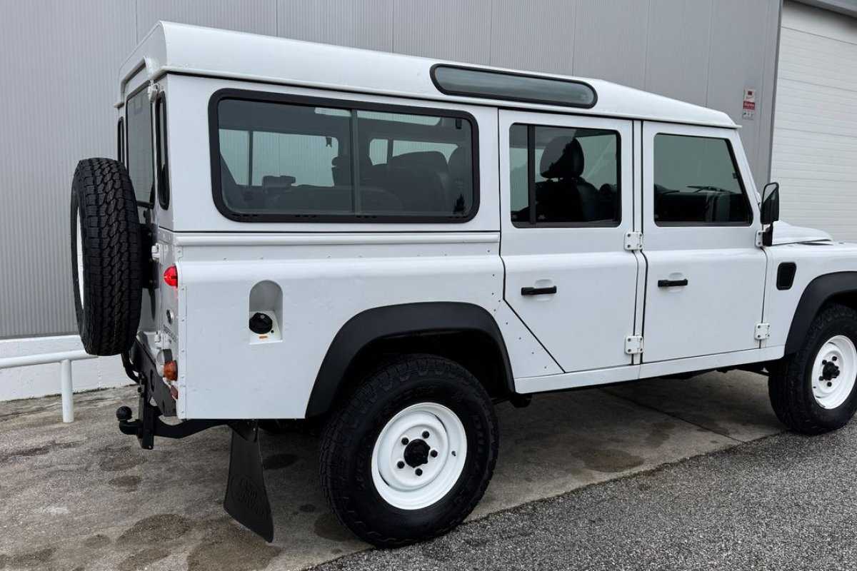 land-rover-defender-2015-diesel-2198cc