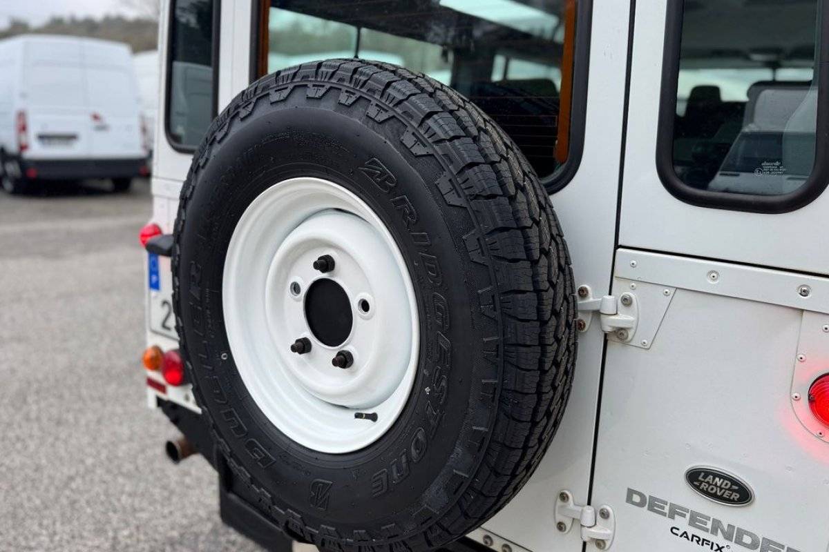 land-rover-defender-2015-diesel-2198cc