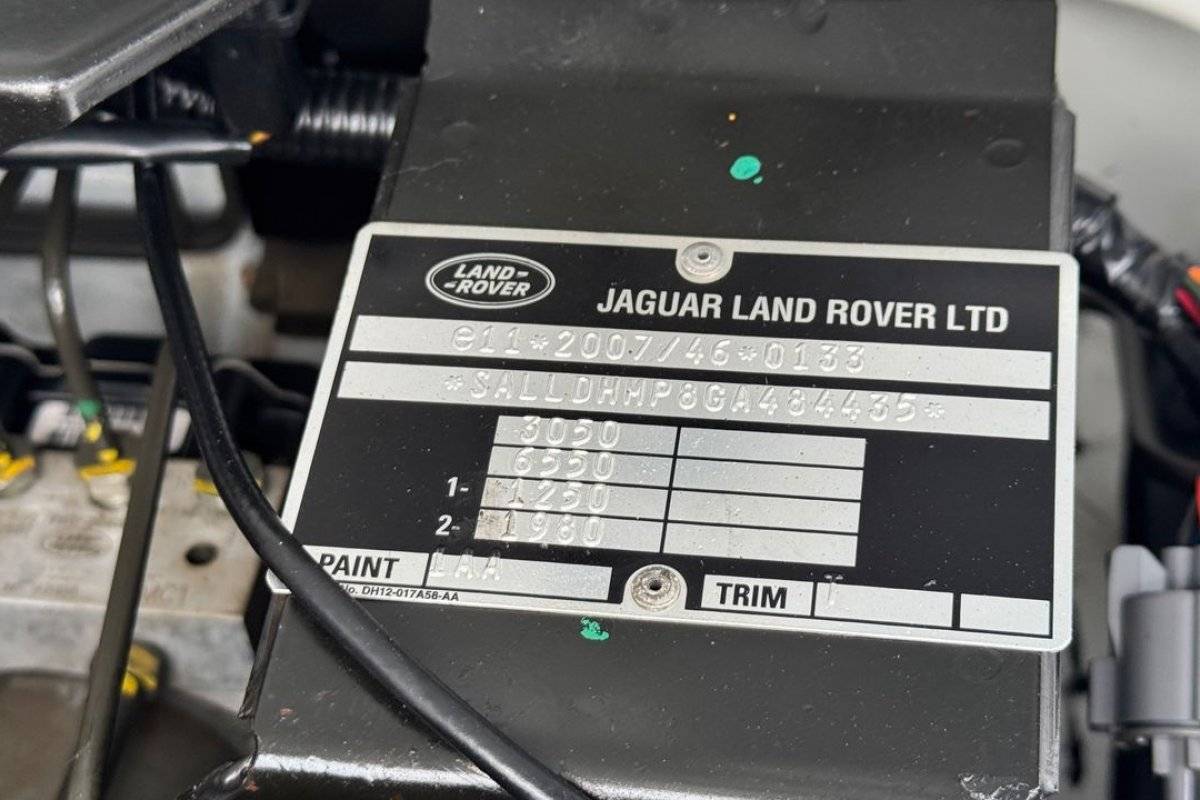 land-rover-defender-2015-diesel-2198cc