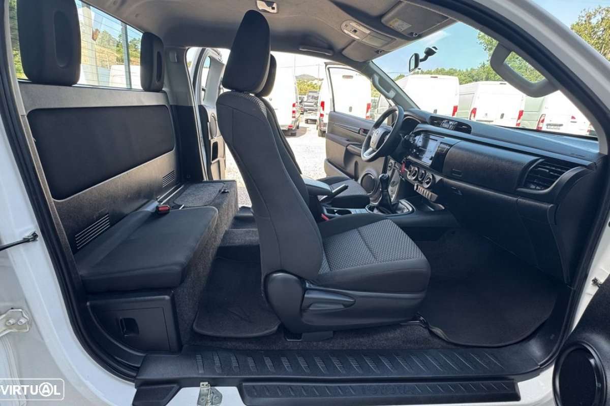 toyota-hilux-2023-diesel-2393cc