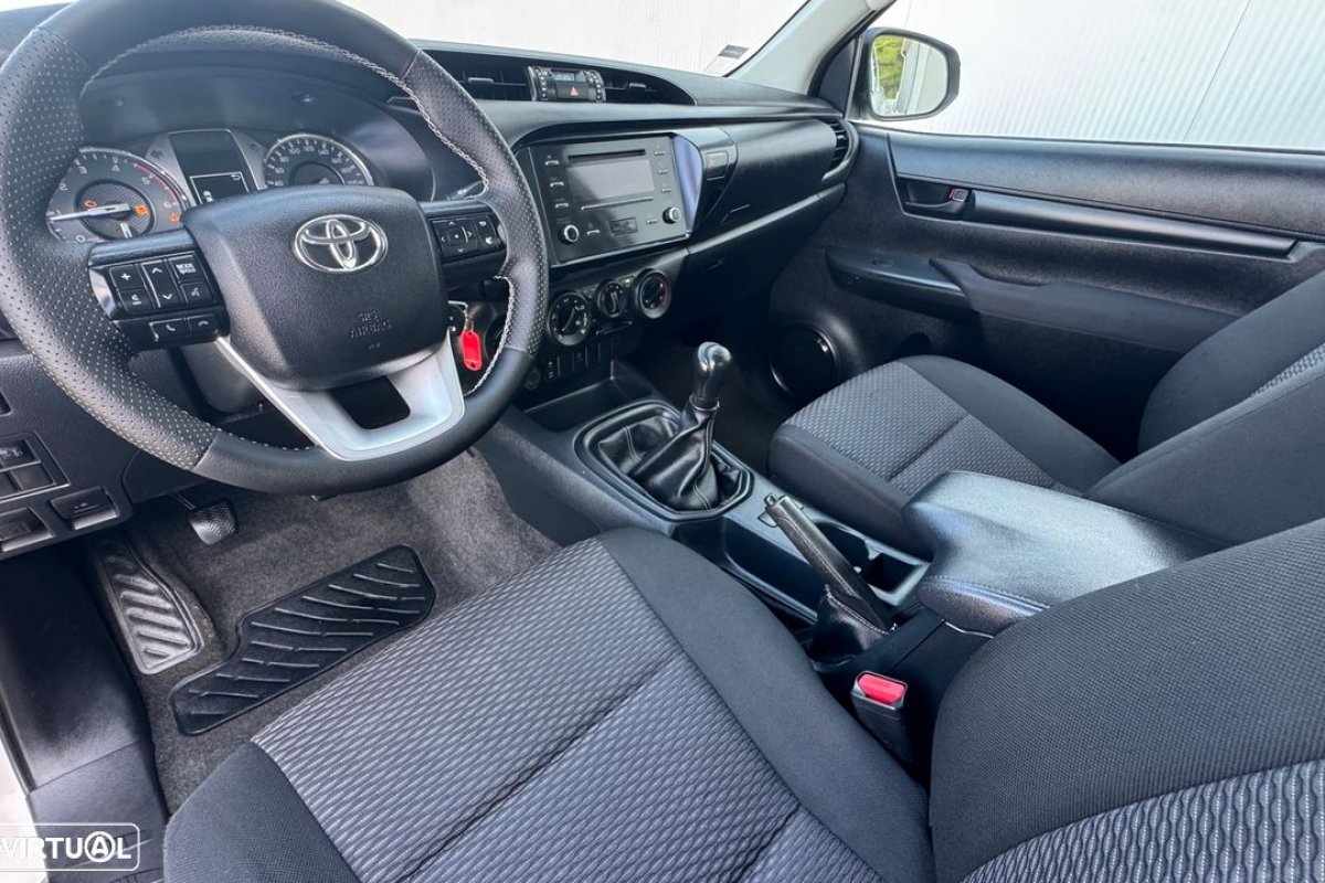 toyota-hilux-2023-diesel-2393cc