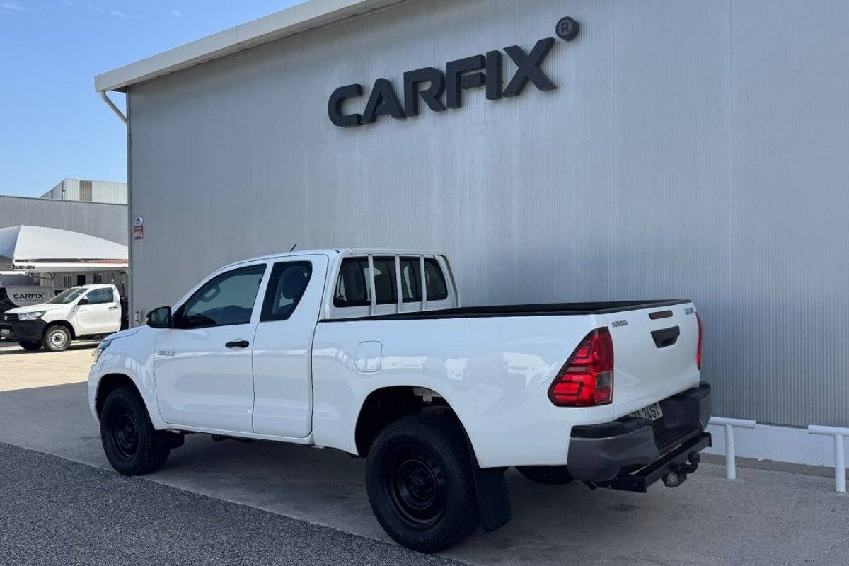 toyota-hilux-2023-diesel-2393cc