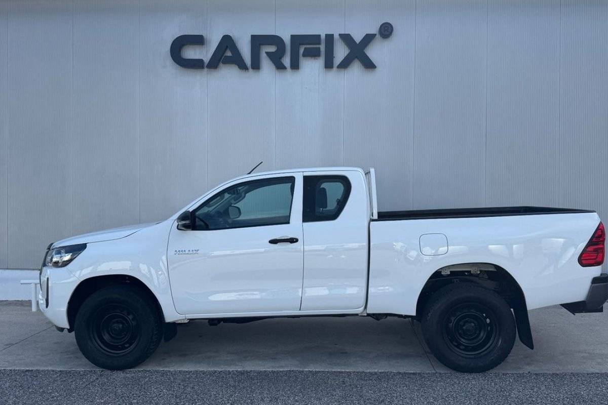 toyota-hilux-2023-diesel-2393cc