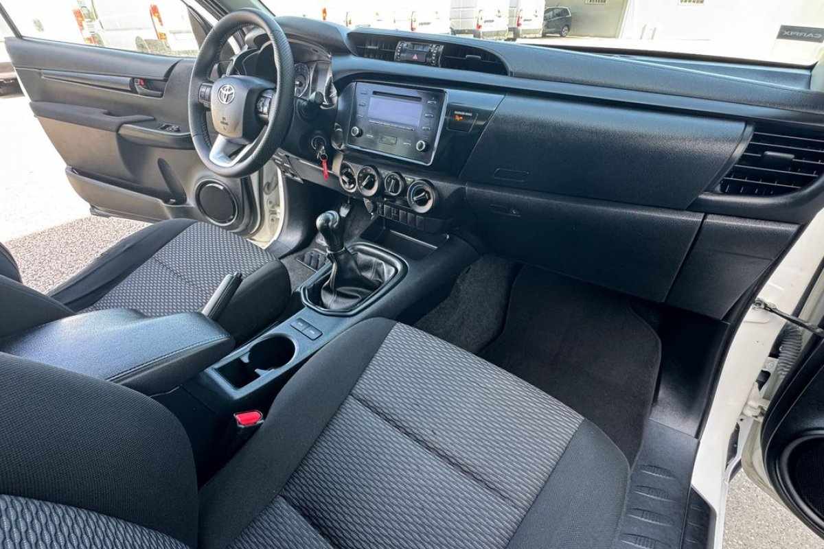 toyota-hilux-2023-diesel-2393cc