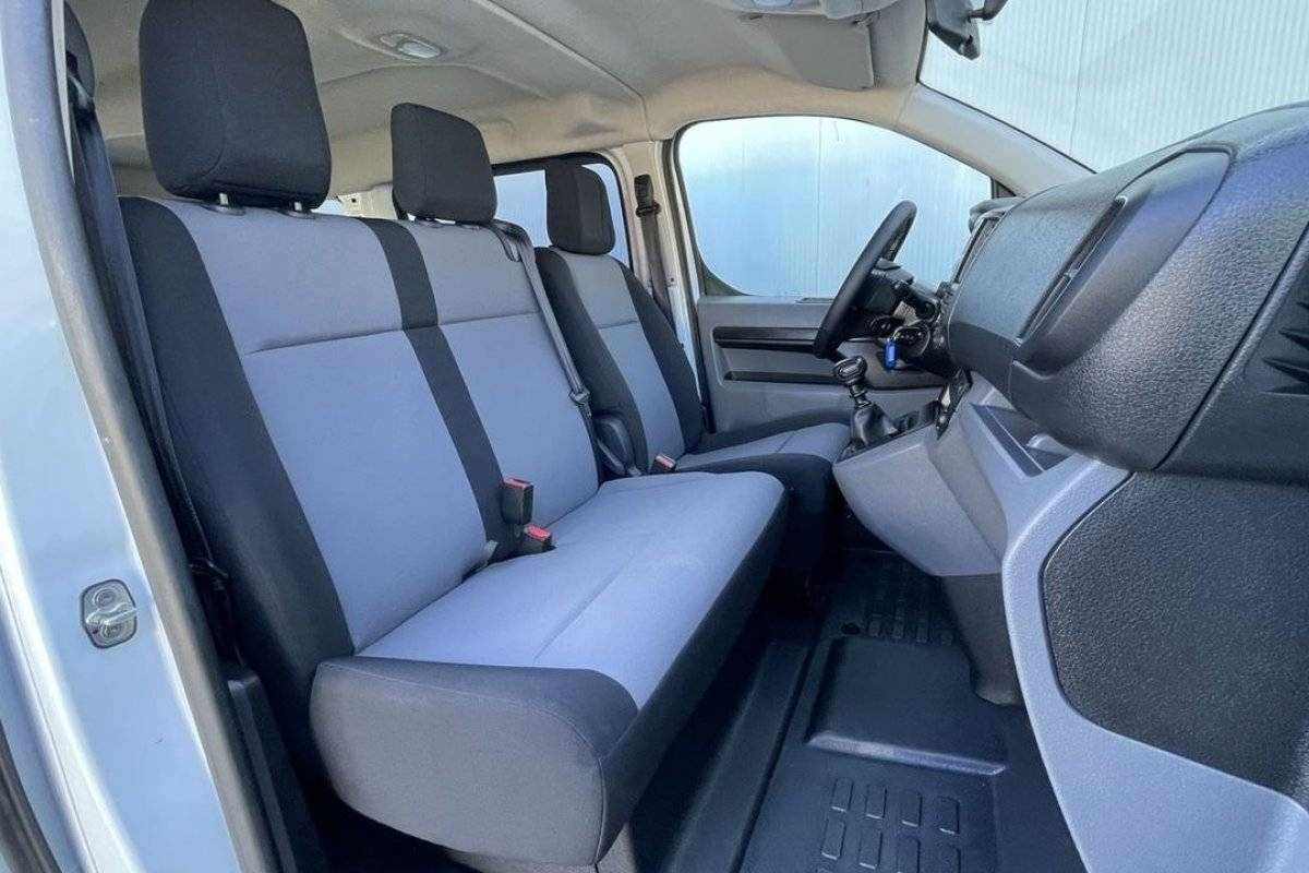 peugeot-traveller-2018-diesel-1560cc