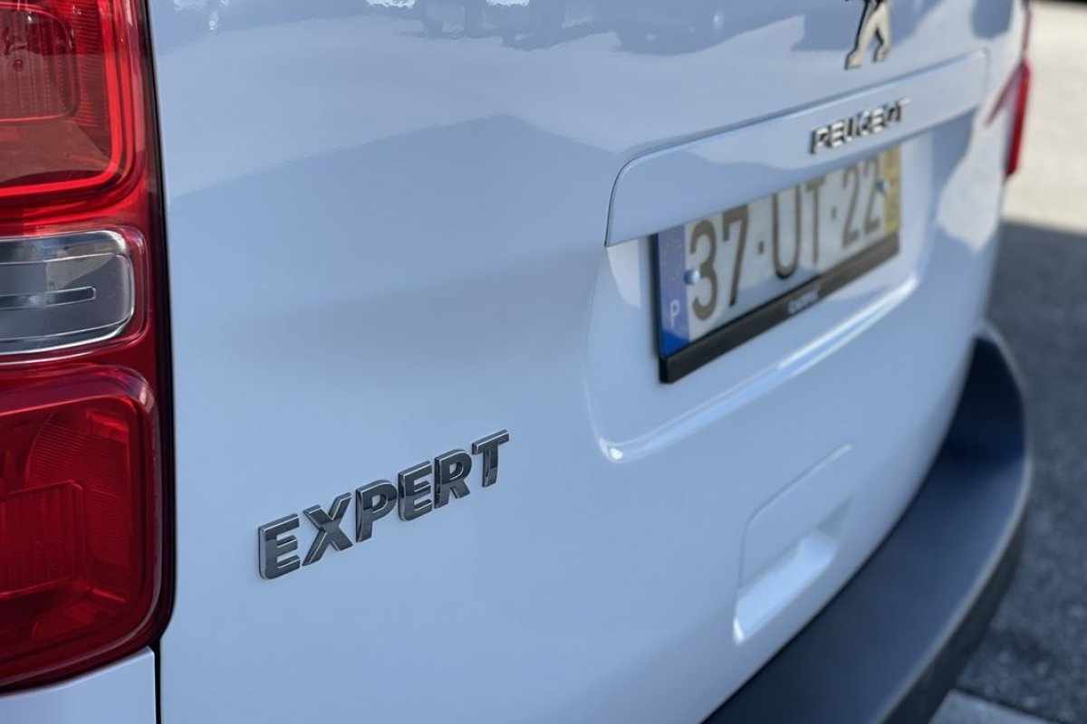 peugeot-traveller-2018-diesel-1560cc