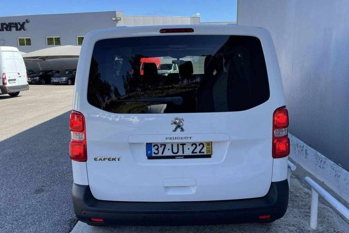 peugeot-traveller-2018-diesel-1560cc