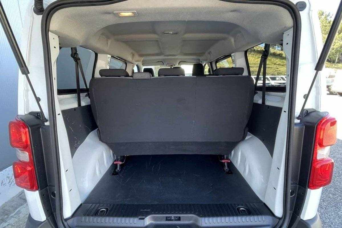 peugeot-traveller-2018-diesel-1560cc