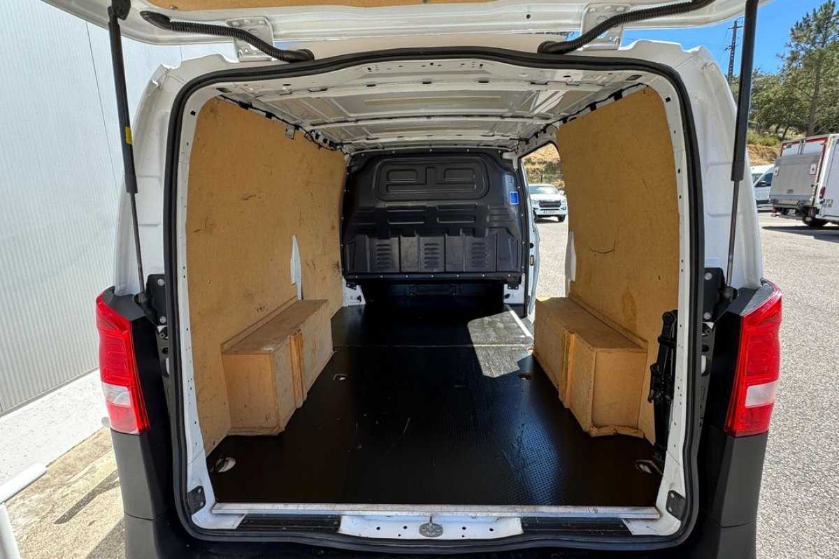 mercedes-benz-vito-2019-diesel-1598cc