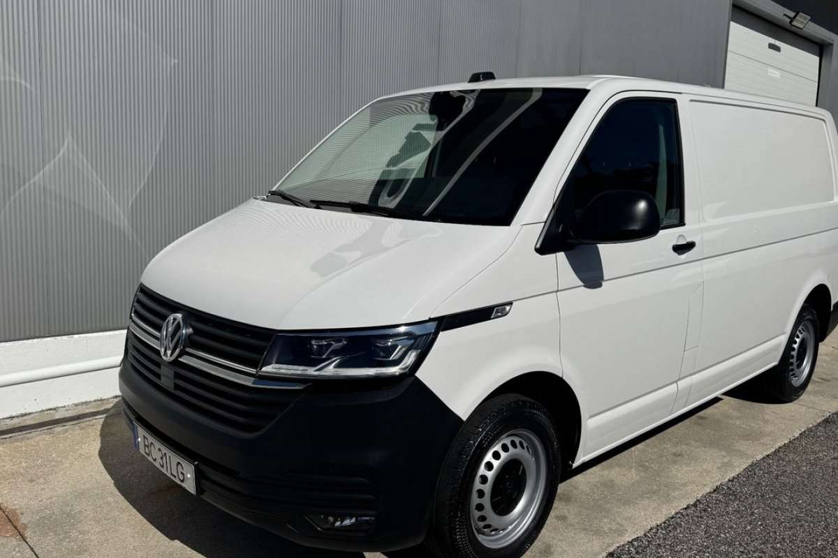 volkswagen-transporter-2023-diesel-1968cc