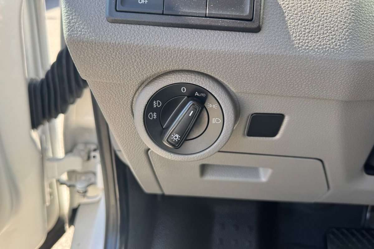 volkswagen-transporter-2023-diesel-1968cc