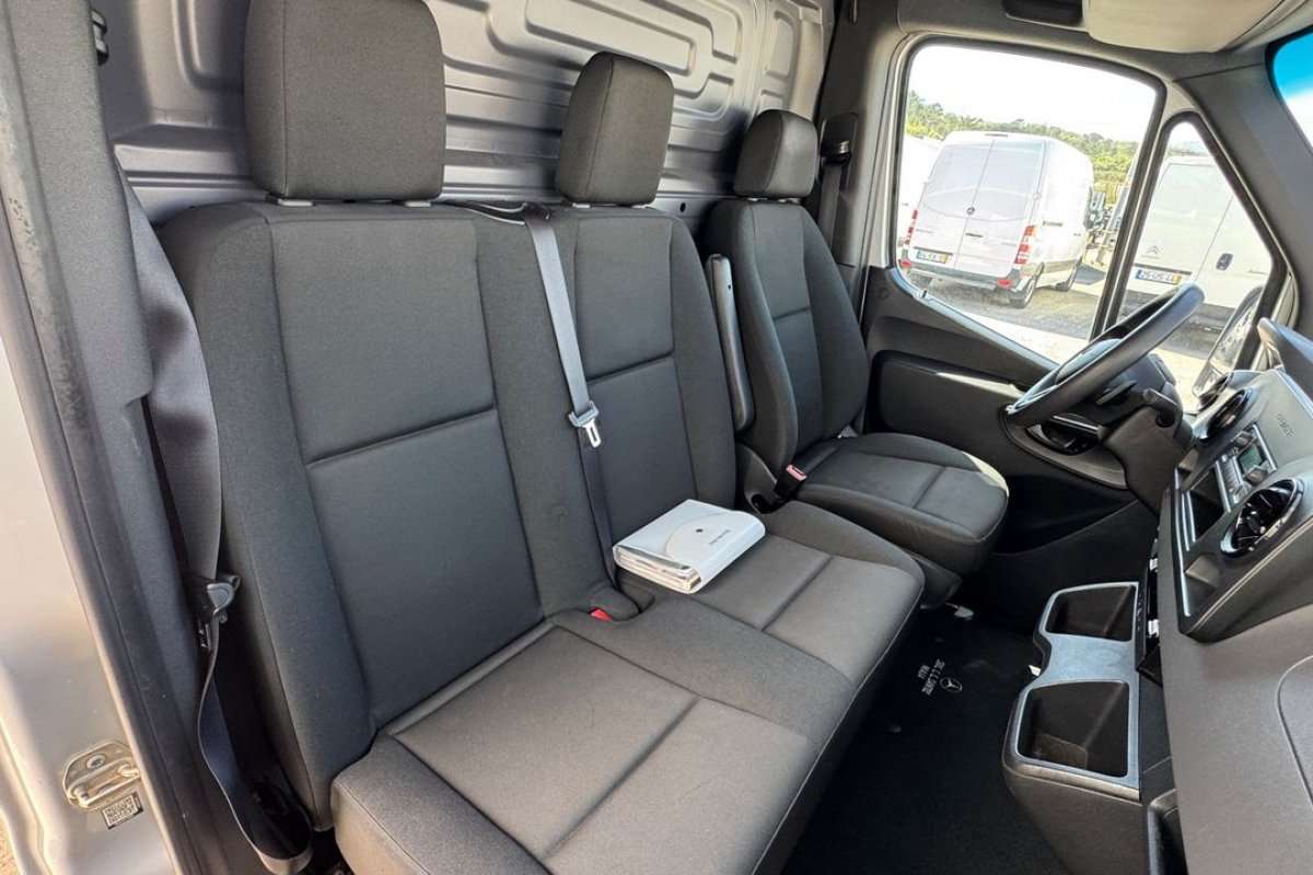 mercedes-benz-sprinter-2019-diesel-2143cc