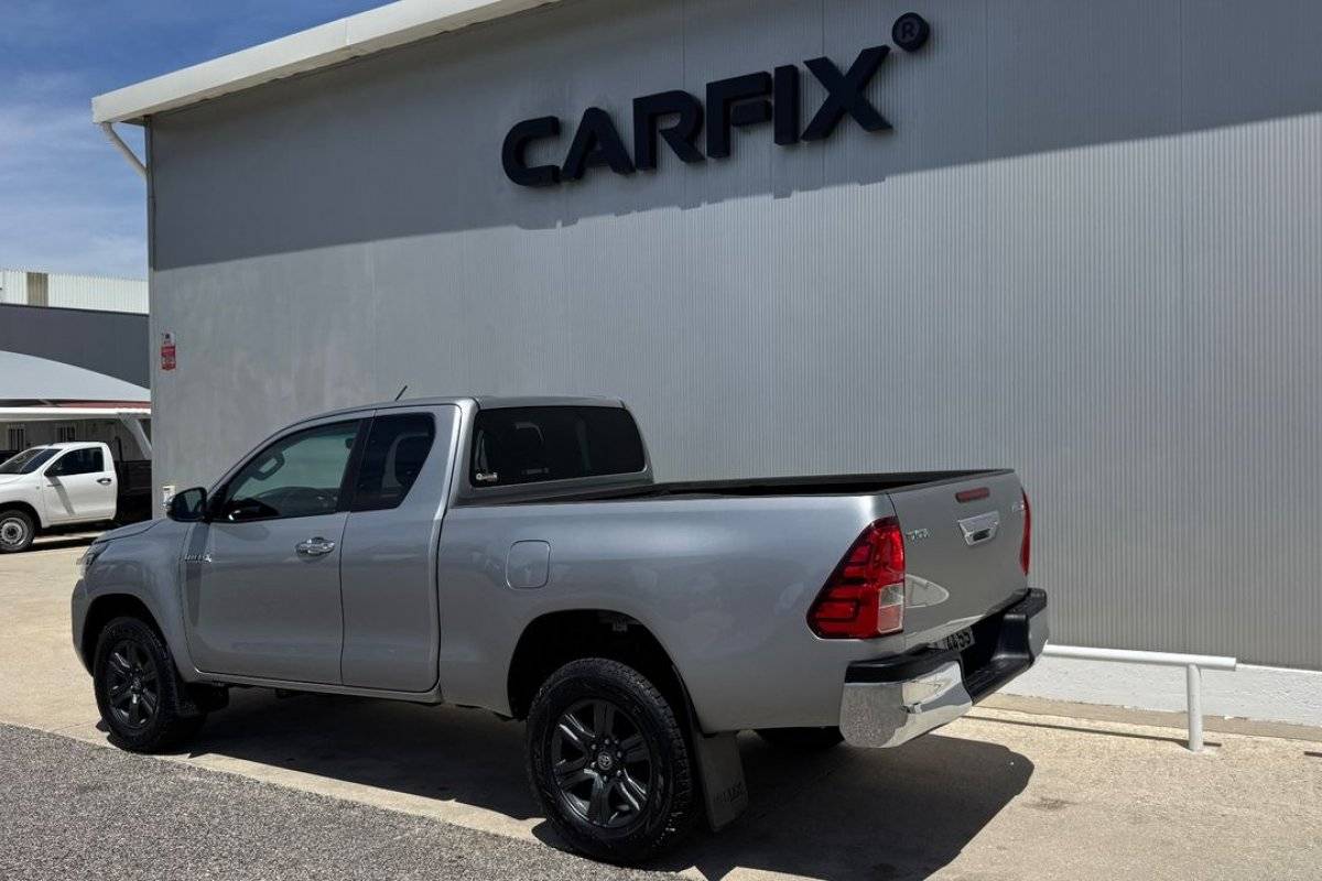 toyota-hilux-2021-diesel-2393cc