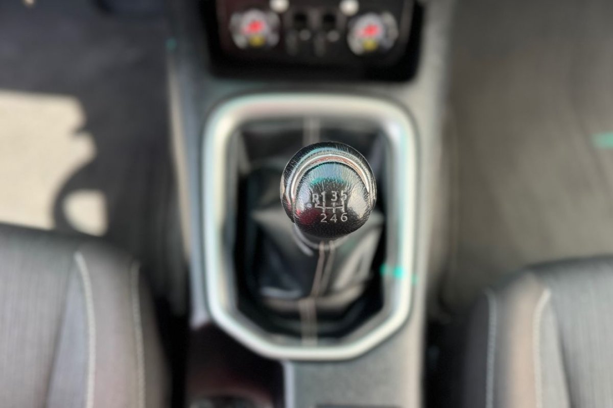 toyota-hilux-2021-diesel-2393cc