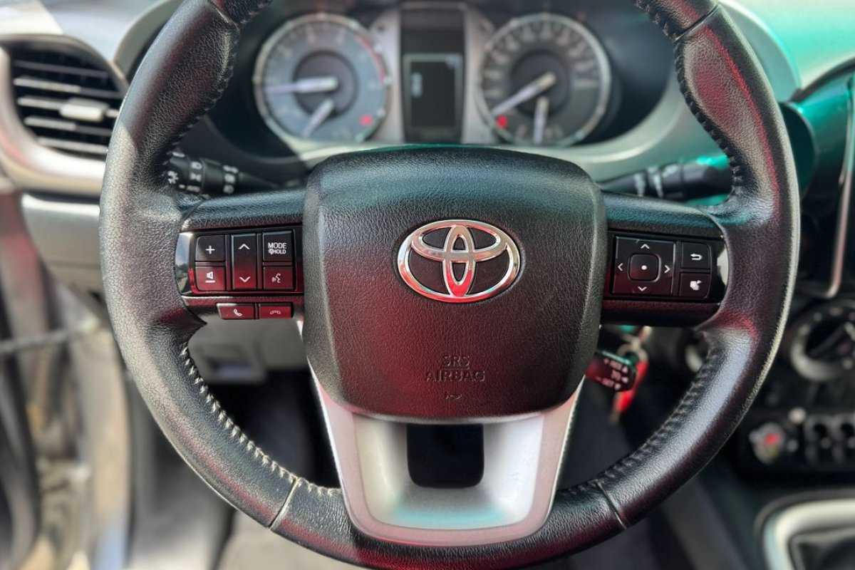 toyota-hilux-2021-diesel-2393cc