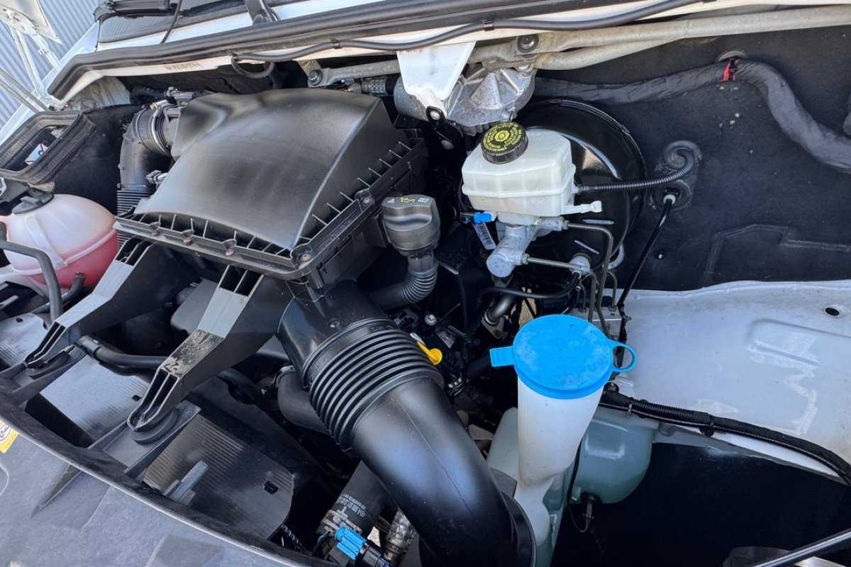 mercedes-benz-sprinter-2015-diesel-2143cc