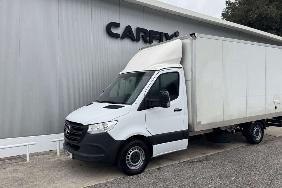 mercedes-benz-sprinter-2023-diesel-1950cc